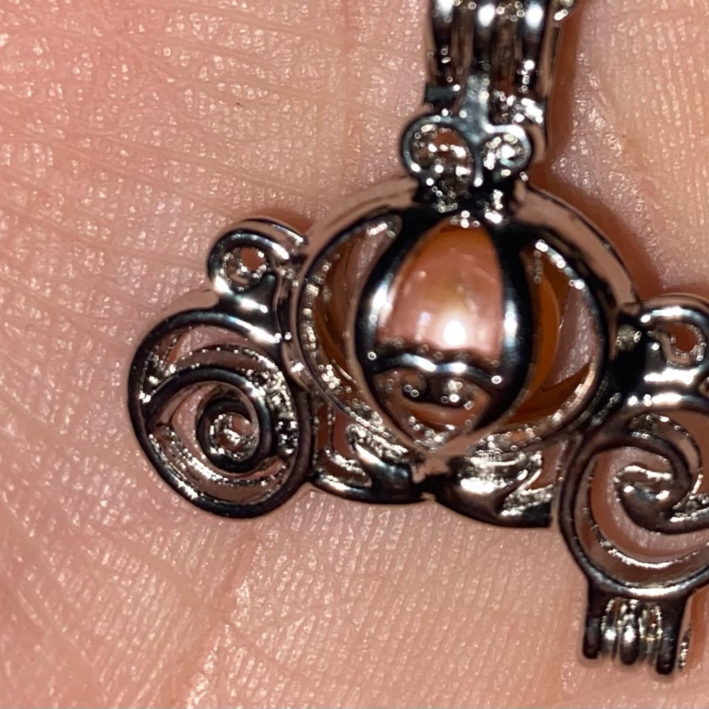 carriage necklace with saltwater pearl - Picture 2 of 2